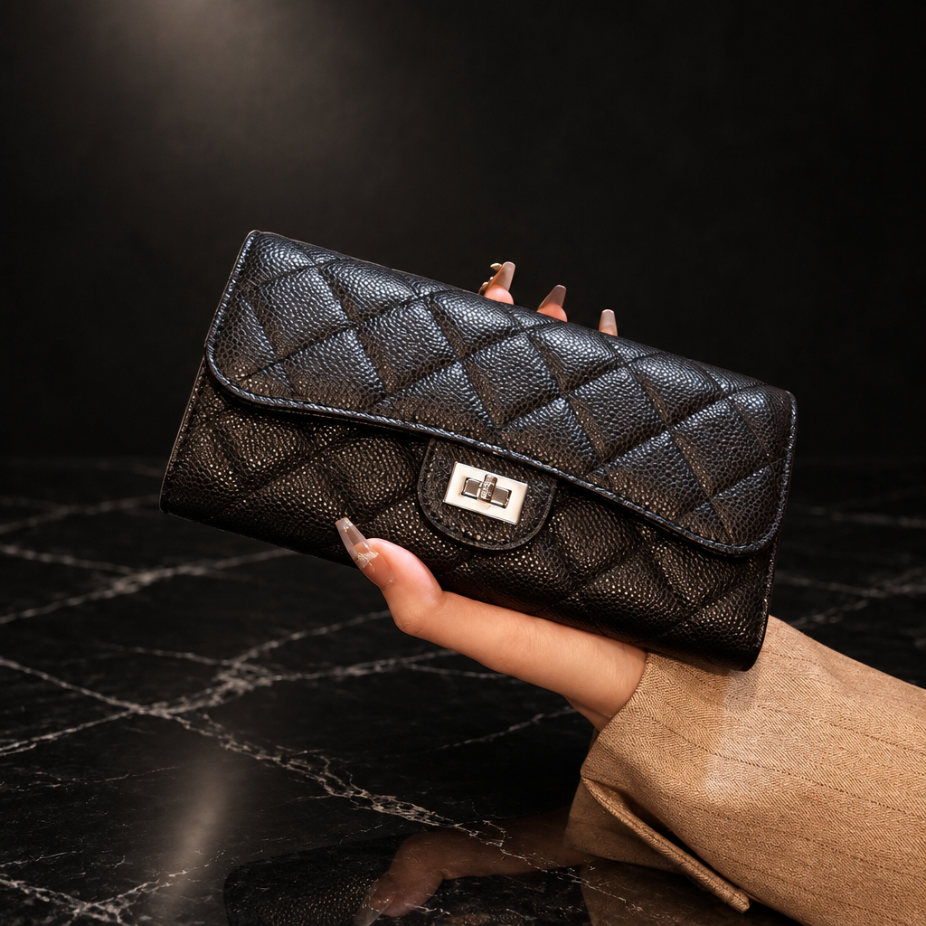 Leather wallet Luna shot 4