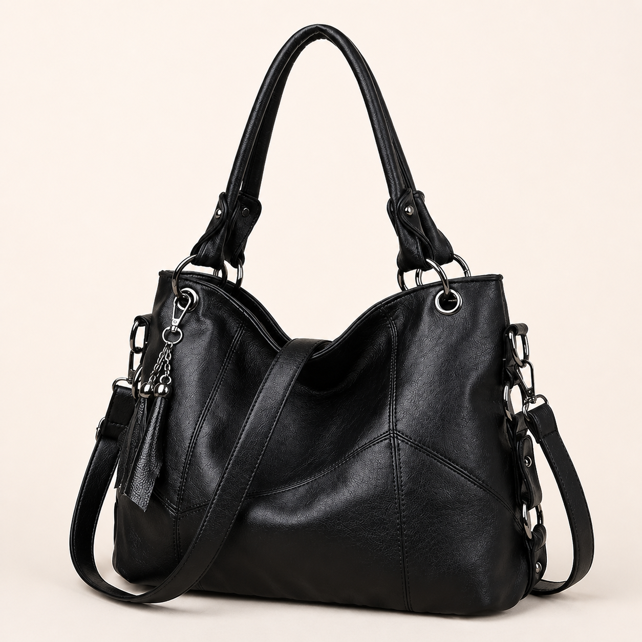Handtasche aus weichem Leder mit Quaste