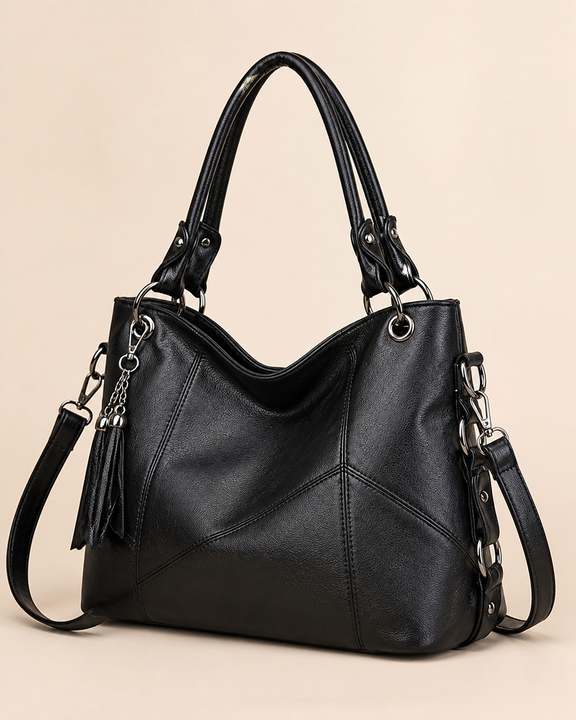 Handtasche aus weichem Leder mit Quaste