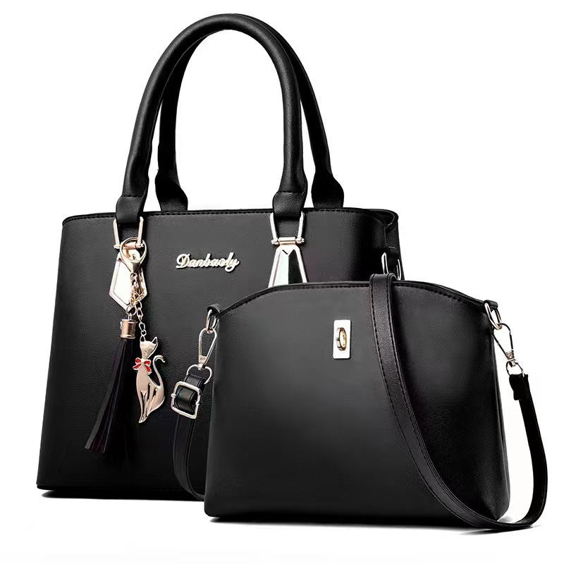 Luna Cleo Messenger Bag