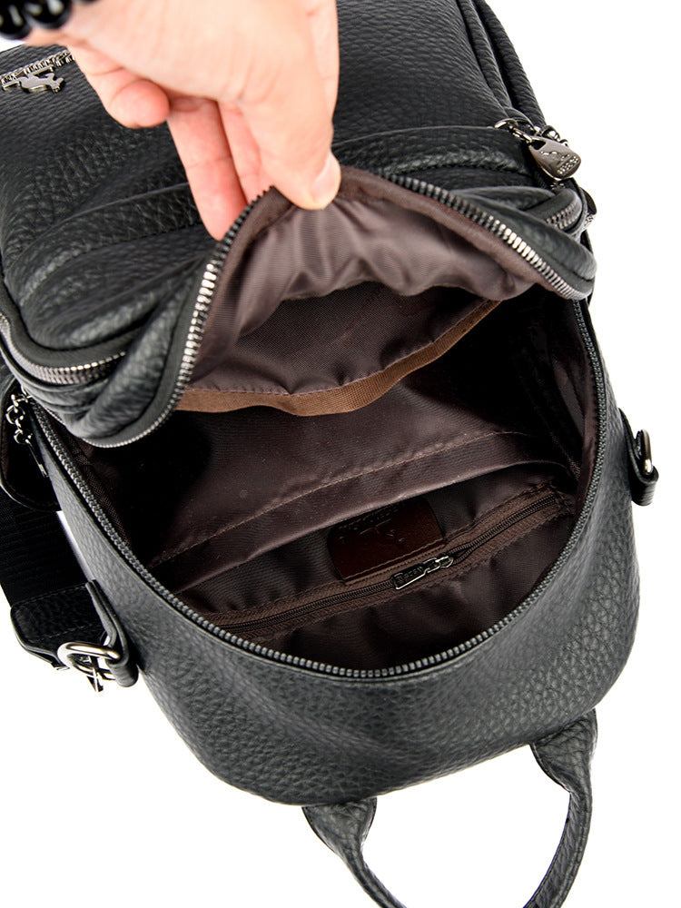 Klassischer einfarbiger Reiserucksack