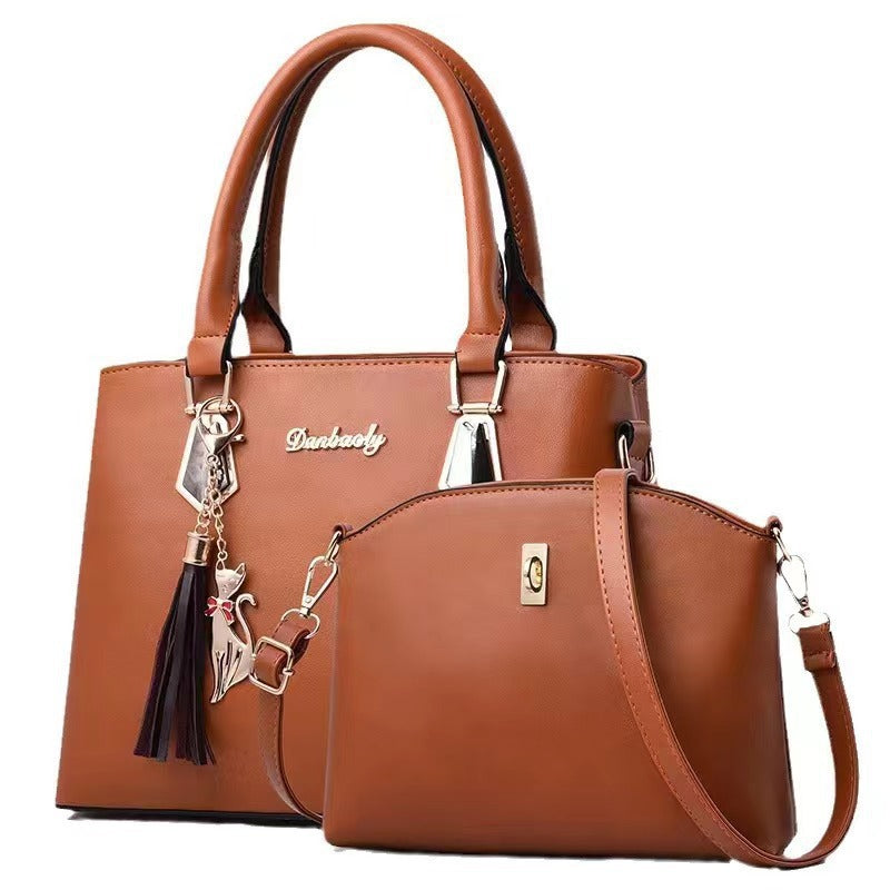 Luna Cleo Messenger Bag