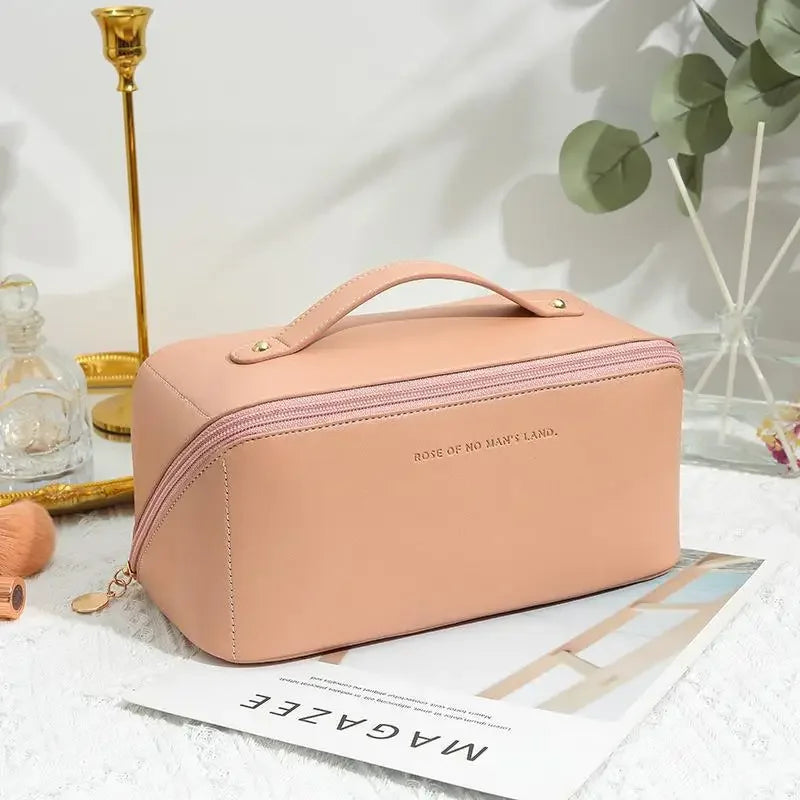 LUNA Compact Wash Pouch