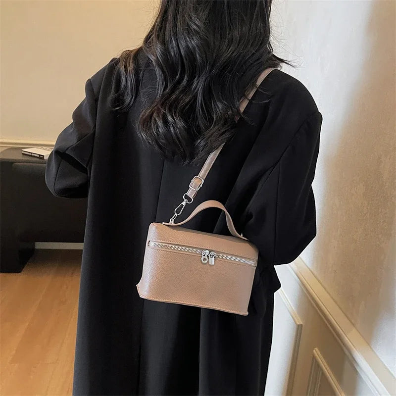 Luna Forma Box Crossbody