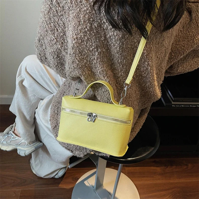 Luna Forma Box Crossbody