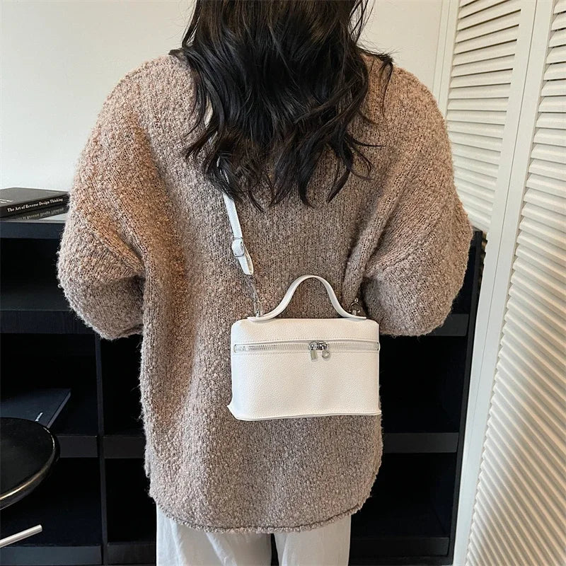Luna Forma Box Crossbody
