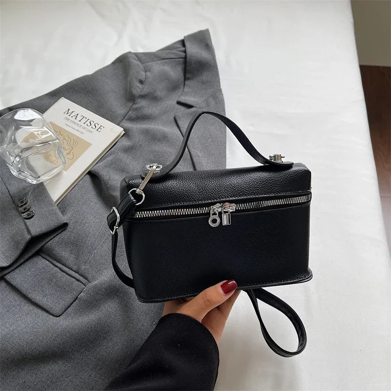 Luna Forma Box Crossbody