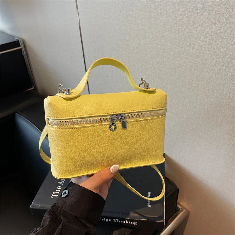 Luna Forma Box Crossbody