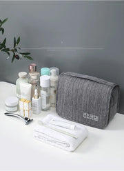 Hang & Go Hanging Wash Bag Travel Accessories product image 13