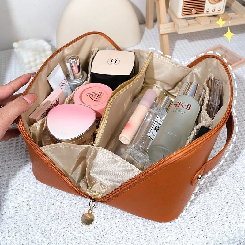 LUNA Compact Wash Pouch