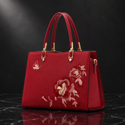 Diana tote Luna shot 5
