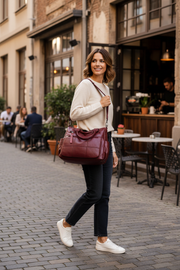 Grid bag cafe lifestyle