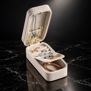 Jewelry case Luna shot 6