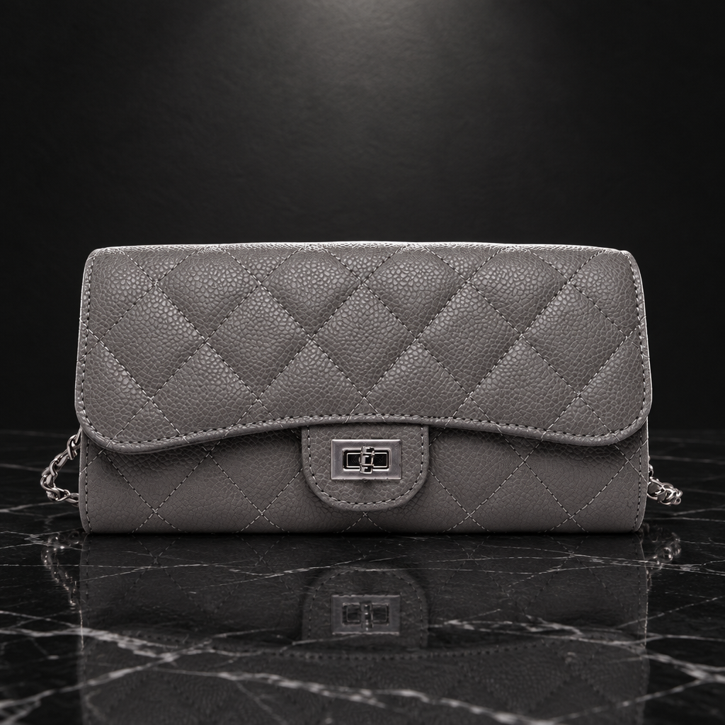 Leather wallet Luna shot 5
