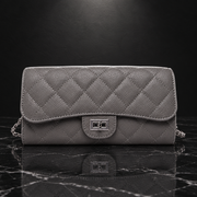Leather wallet Luna shot 5