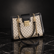 Luxe shoulder bag Luna shot 1
